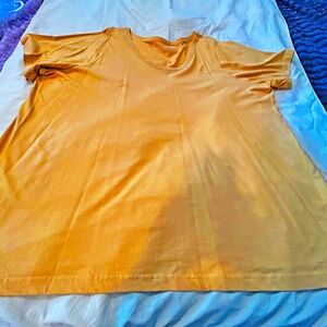 T-SHIRT, GOLD, SIZE 4X, SHORT SLEEVES, SIDE SPLITS, SCOOP NECK, LONG LENGTH,